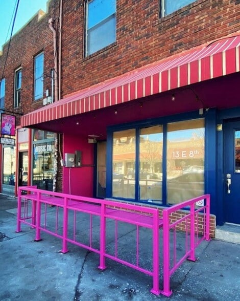 13 E 8th St, Lawrence, KS for lease - Building Photo - Image 2 of 4