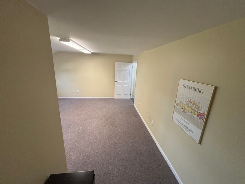 1000 N York Rd, Willow Grove, PA for lease - Building Photo - Image 3 of 9