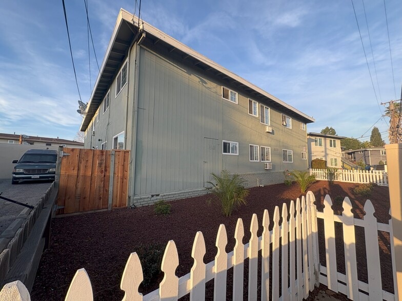 2131 Marlboro Ct, San Jose, CA for sale - Building Photo - Image 2 of 14