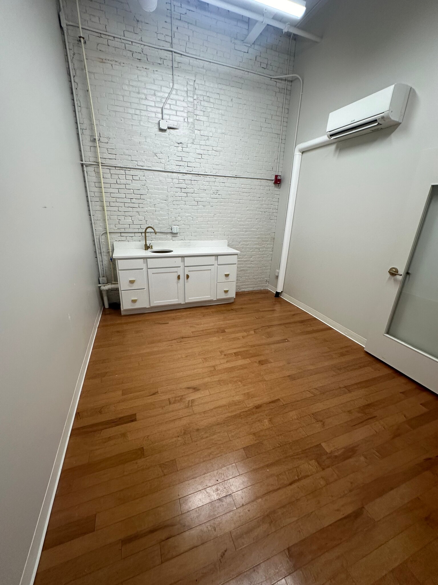 17 Lincoln St, Biddeford, ME for lease Interior Photo- Image 1 of 5