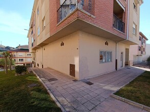 Commerce de détail dans Cuéllar, Segovia à louer Photo de construction- Image 2 de 5