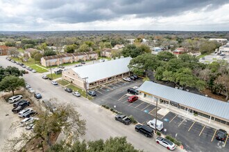 128 S Moss St, Seguin, TX - AERIAL  map view