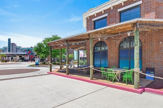 101-203 N OWA Blvd, Foley, AL for lease Building Photo- Image 2 of 12
