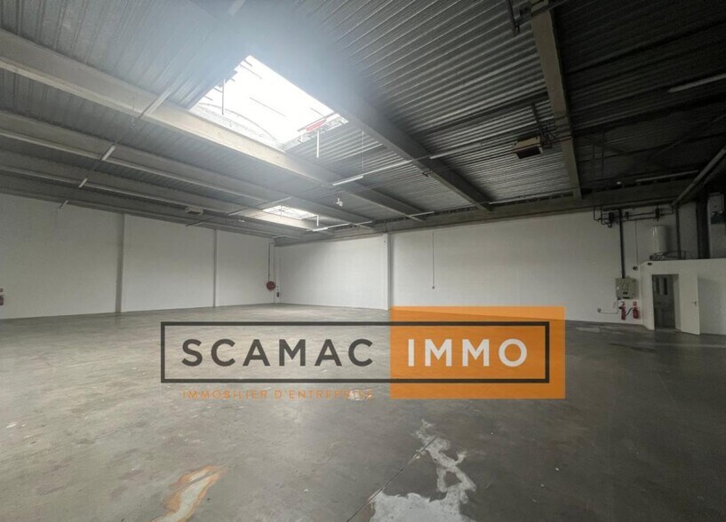Industrial in Le Bourget for lease - Interior Photo - Image 3 of 13