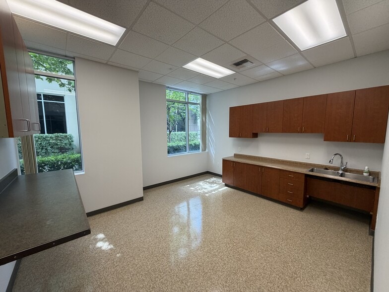 5814-5826 Lonetree Blvd, Rocklin, CA for lease - Building Photo - Image 3 of 10