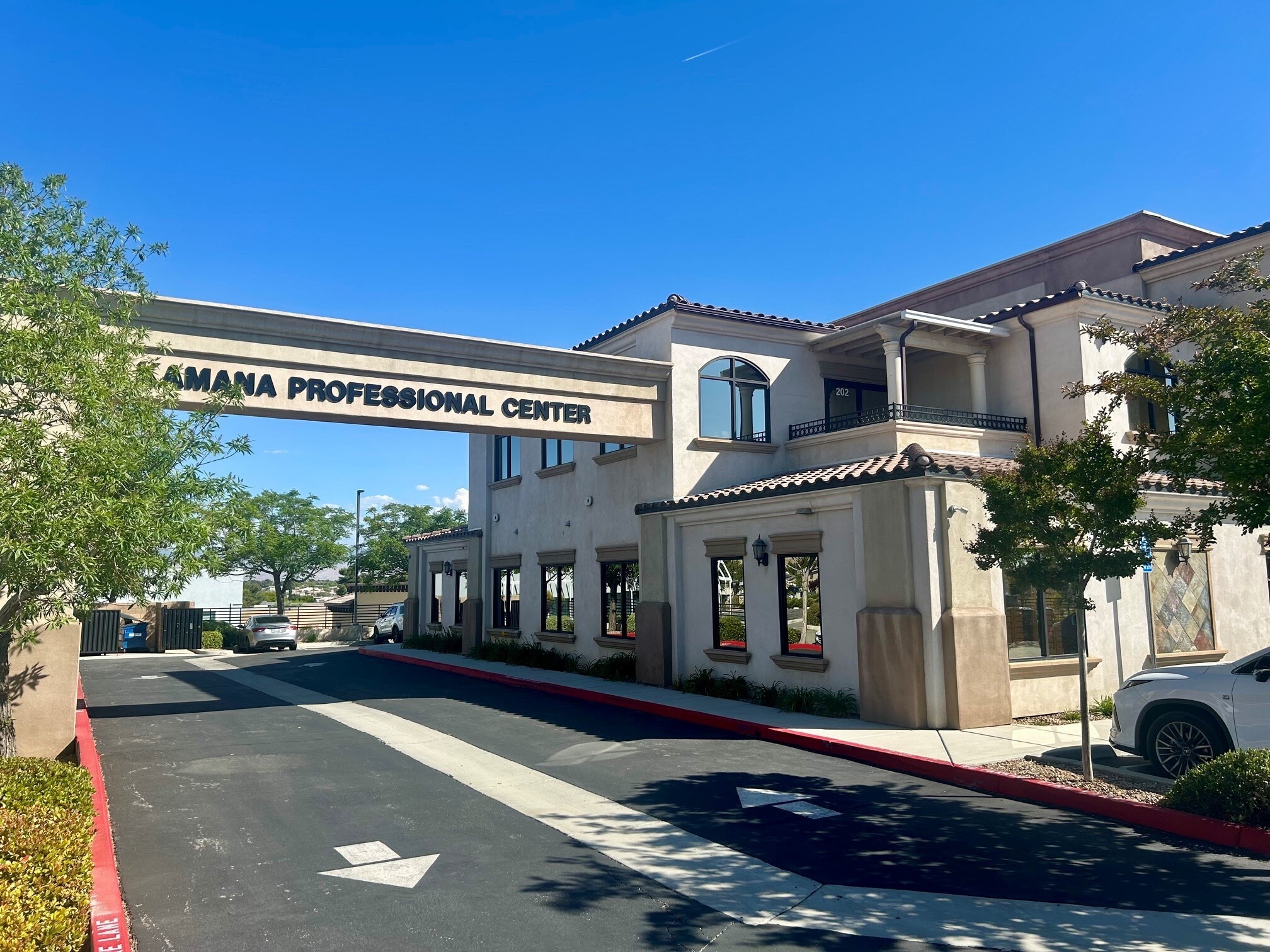 16191 Kamana Rd, Apple Valley, CA for lease Primary Photo- Image 1 of 5