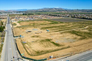 Plus de détails pour NEC McCall Blvd Junipero Rd, Menifee, CA - Commerce de détail à louer