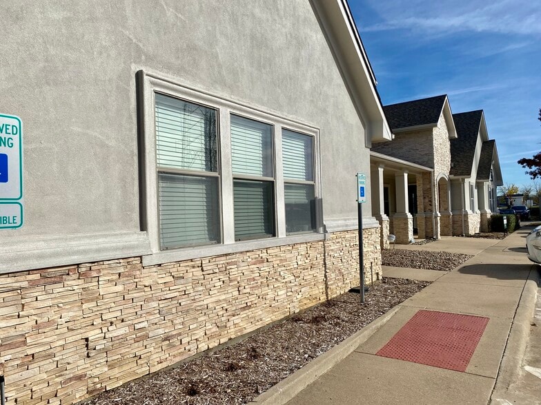 3600 FM 2181, Hickory Creek, TX à louer - Photo du bâtiment - Image 2 de 4