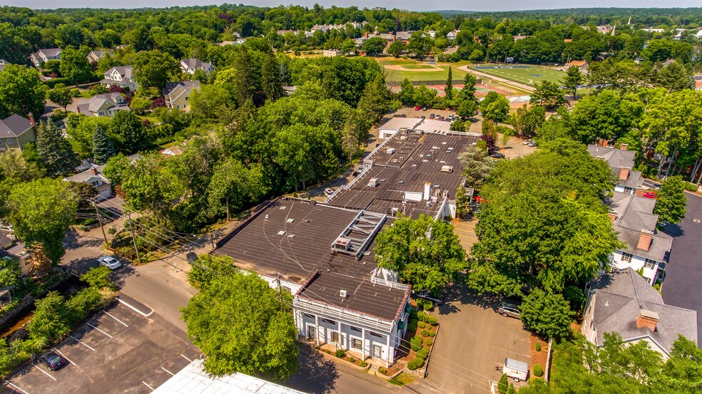 25 Sylvan Rd S, Westport, CT à louer - Photo du bâtiment - Image 2 de 3