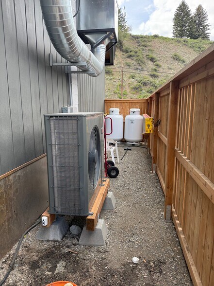 425 S. Glover St, Twisp, WA à vendre - Photo du bâtiment - Image 3 de 14