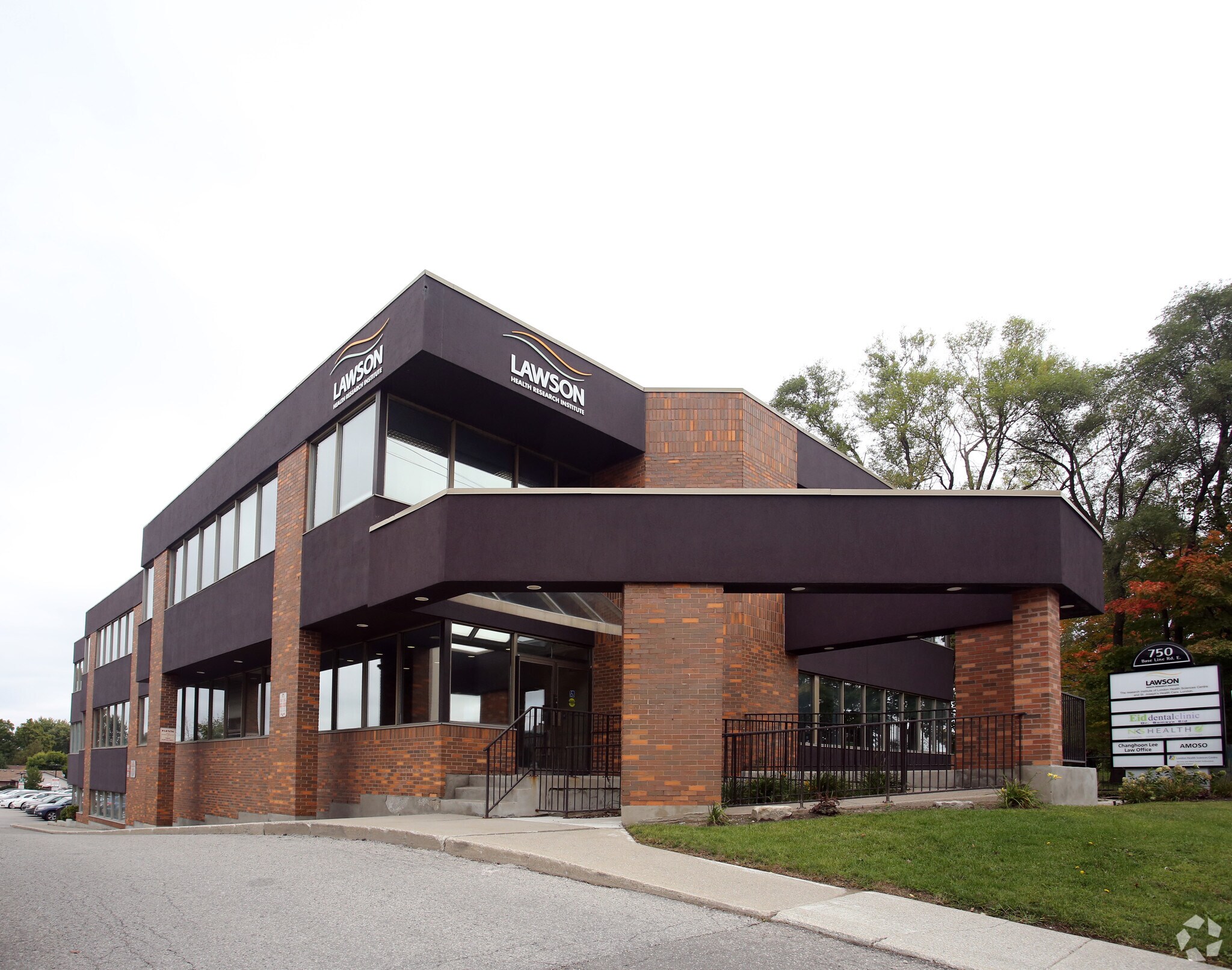 750 Baseline Dr E, London, ON à vendre Photo principale- Image 1 de 1