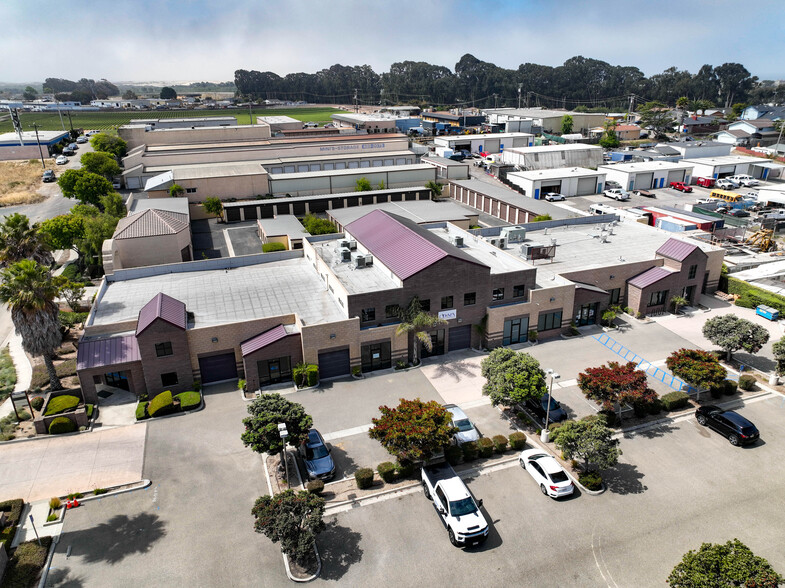 1030 Huston St, Grover Beach, CA for lease - Building Photo - Image 1 of 24