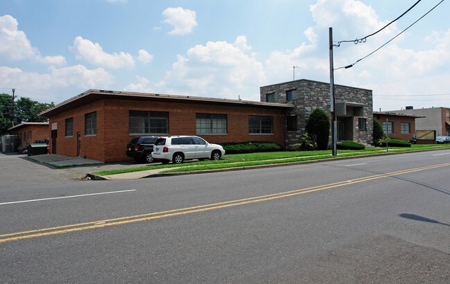 Plus de détails pour 37 Midland Ave, Elmwood Park, NJ - Industriel à louer