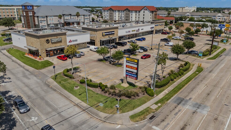 528 W Bay Area Blvd, Webster, TX à louer - Photo du bâtiment - Image 2 de 6