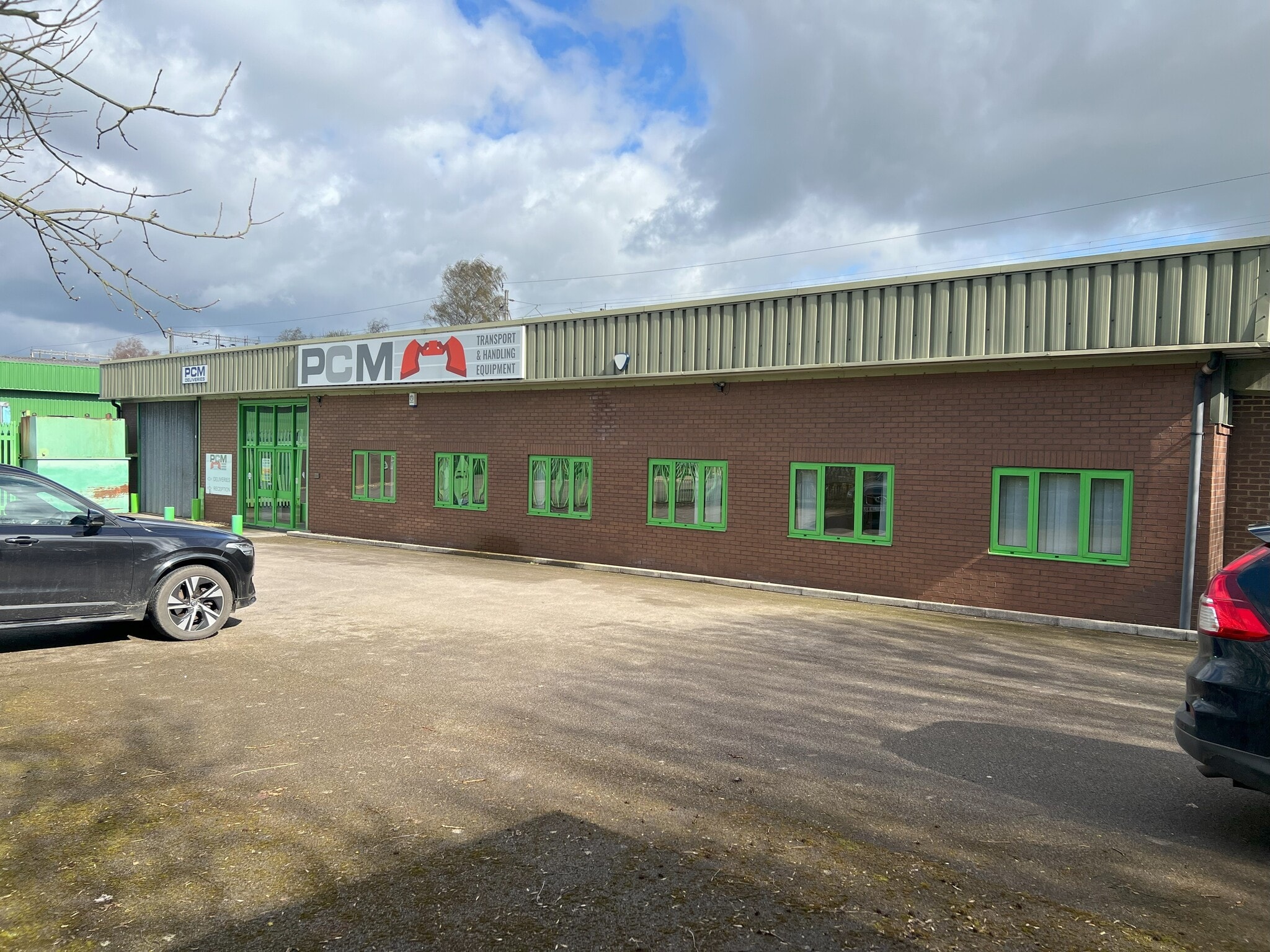 249 Three Bridges Rd, Northampton for lease Primary Photo- Image 1 of 2