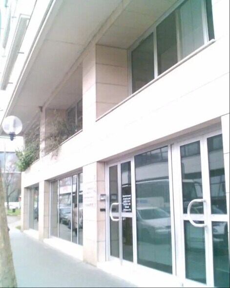 Bureau dans Boulogne-Billancourt à vendre - Photo du bâtiment - Image 1 de 10
