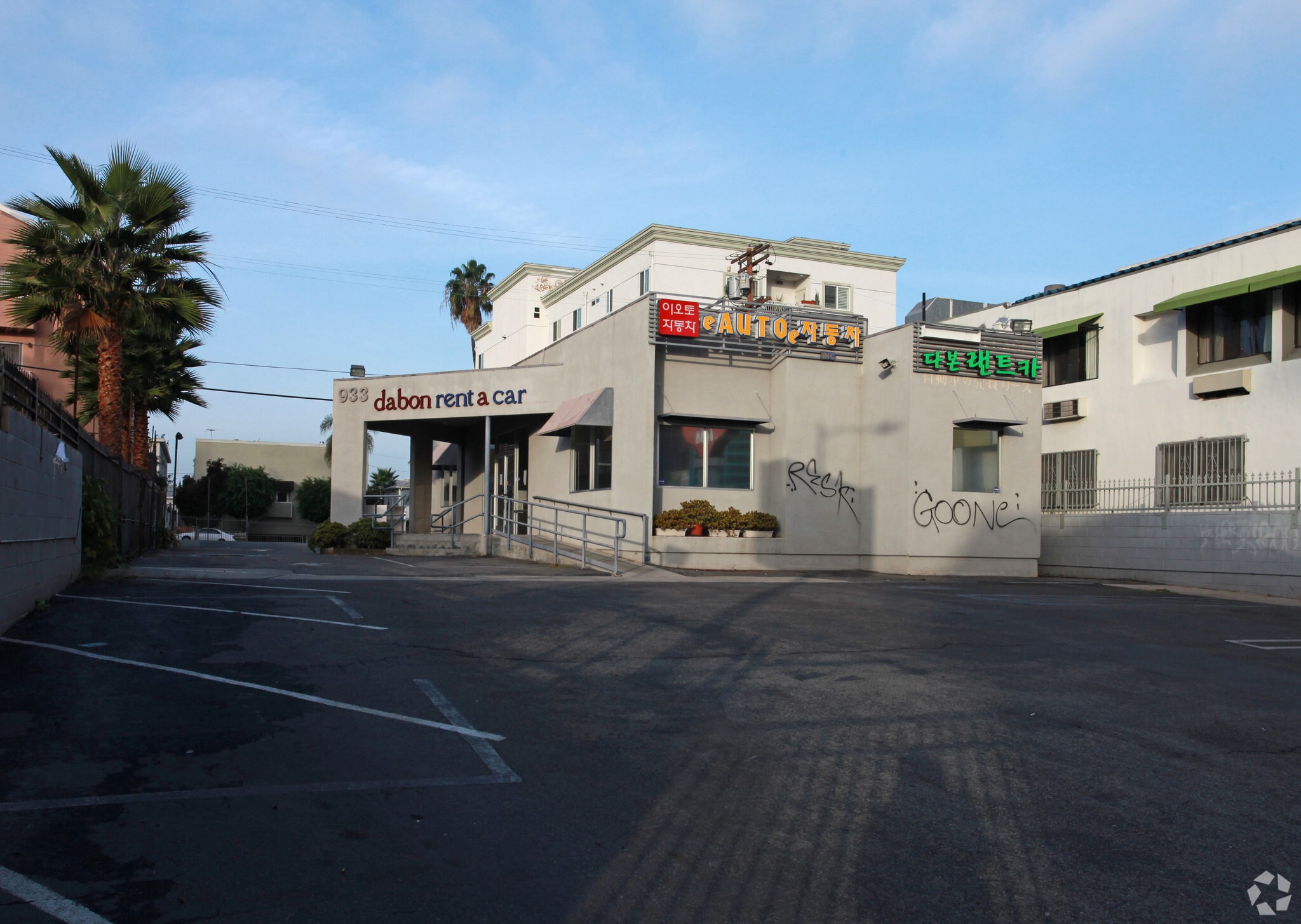 933 S Western Ave, Los Angeles, CA for lease Primary Photo- Image 1 of 11