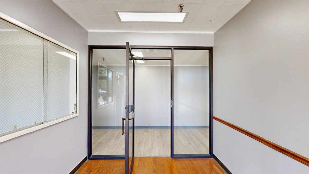 1500 E Broad St, Mansfield, TX for sale - Matterport 3D Scan - Image 3 of 33