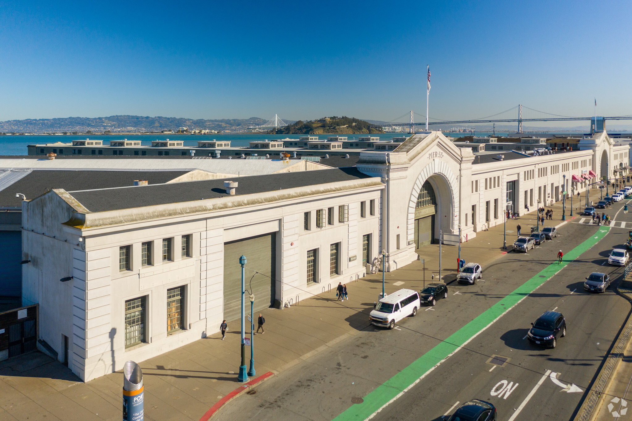 The Embarcadero, San Francisco, CA à louer Photo principale- Image 1 de 2