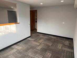 1625 SE Lafayette St, Portland, OR for lease Interior Photo- Image 2 of 10