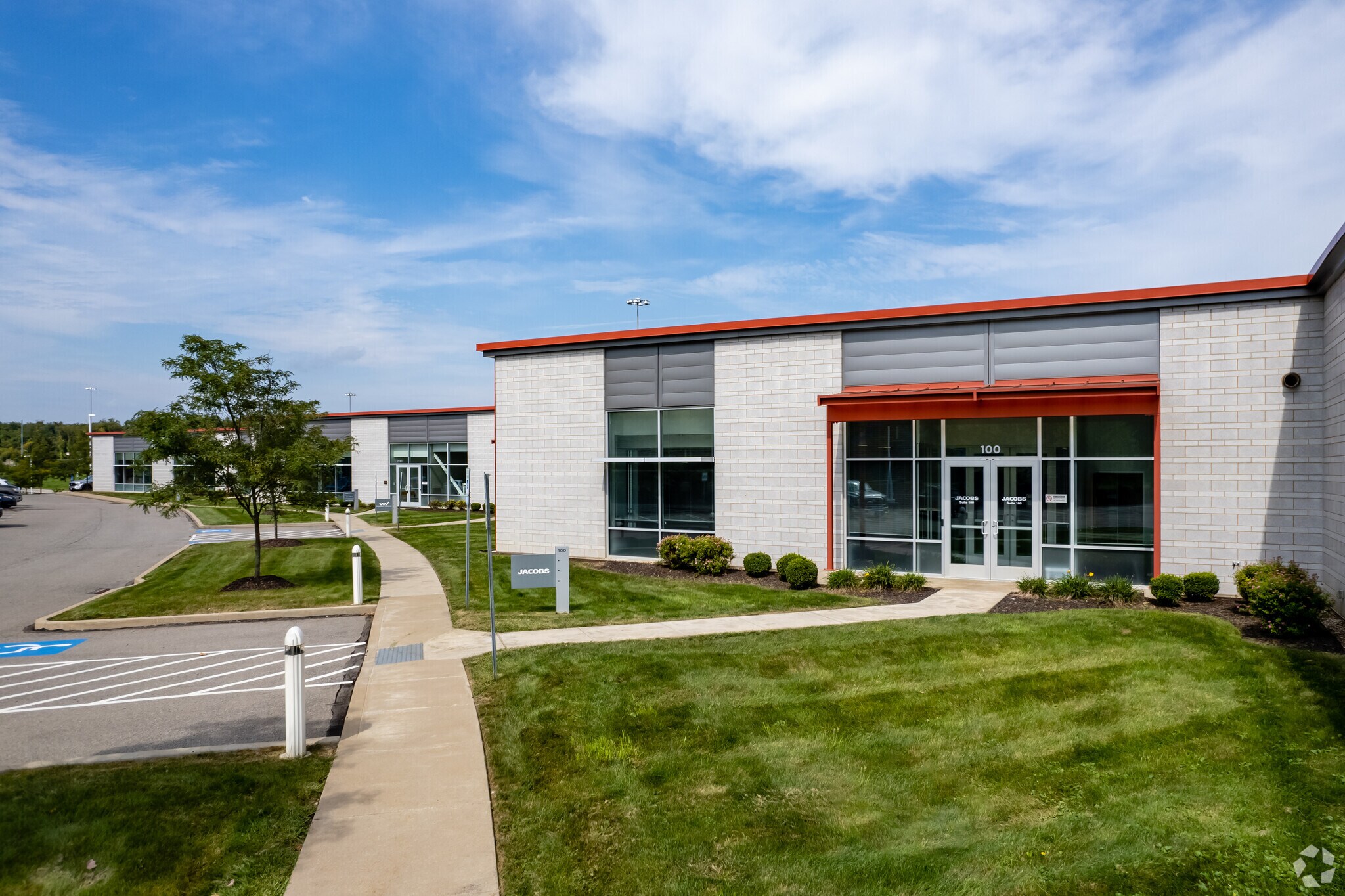 400 Industry Dr, Pittsburgh, PA for lease Primary Photo- Image 1 of 11