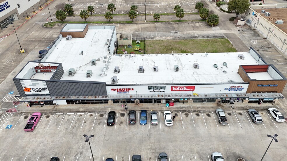 9404 W Sam Houston Pky S, Houston, TX à vendre - Photo du bâtiment - Image 3 de 11