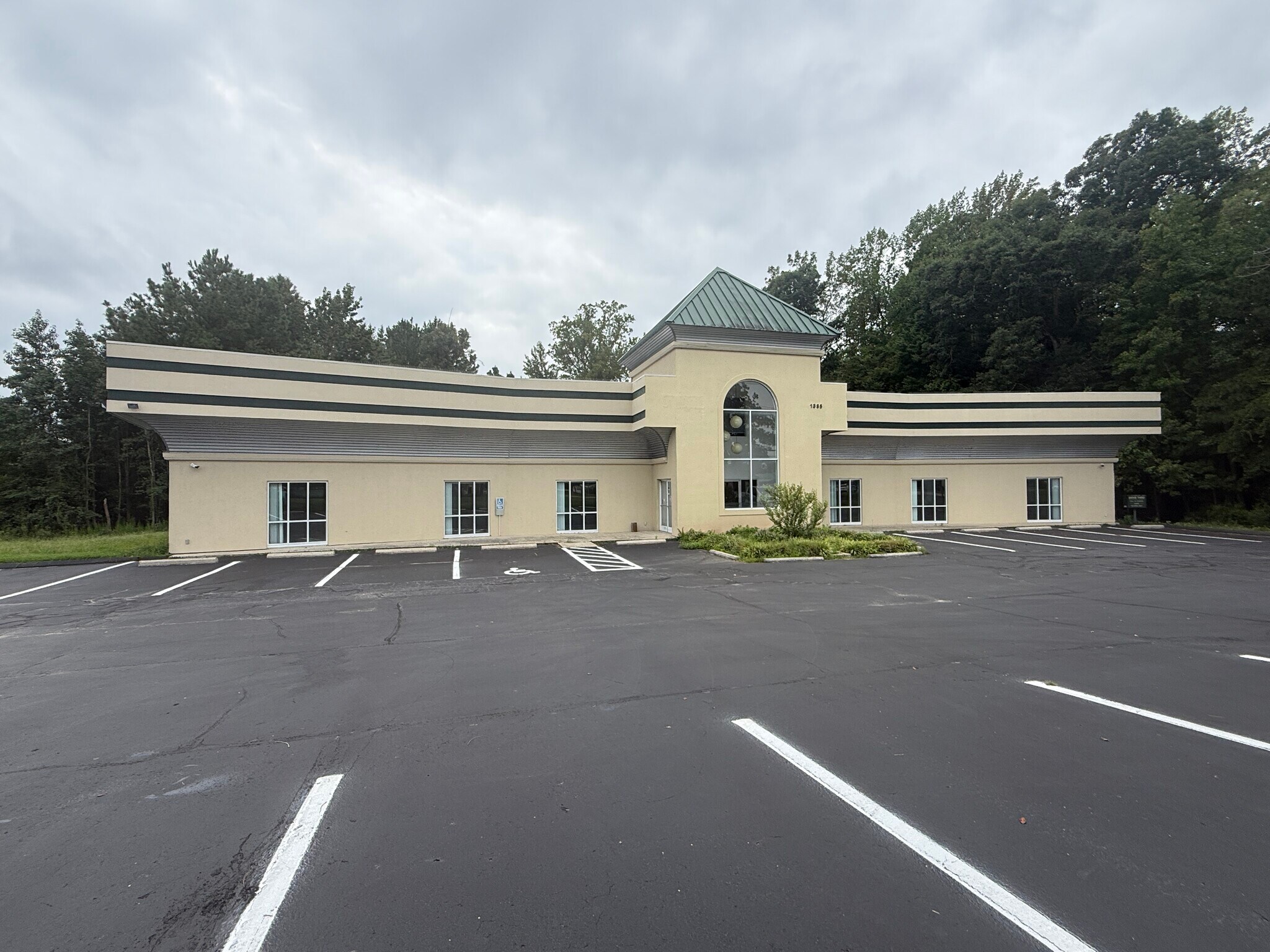 1385 John Small Ave, Washington, NC for lease Interior Photo- Image 1 of 26