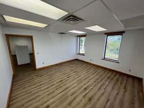 835 Louisa St, Lansing, MI for lease Interior Photo- Image 2 of 12