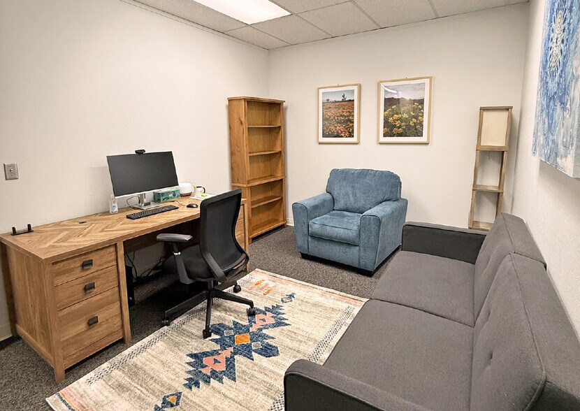 6121 Indian School Rd NE, Albuquerque, NM à louer - Photo du bâtiment - Image 3 de 10