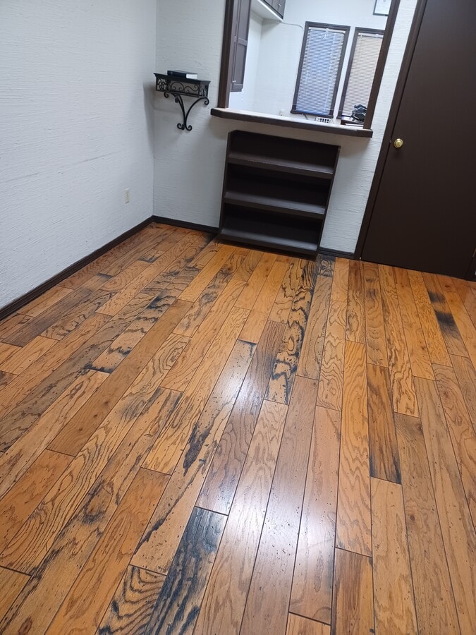 4417 W Gore Blvd, Lawton, OK 73505 - Unit 10 - - Interior Photo - Image 2 of 9