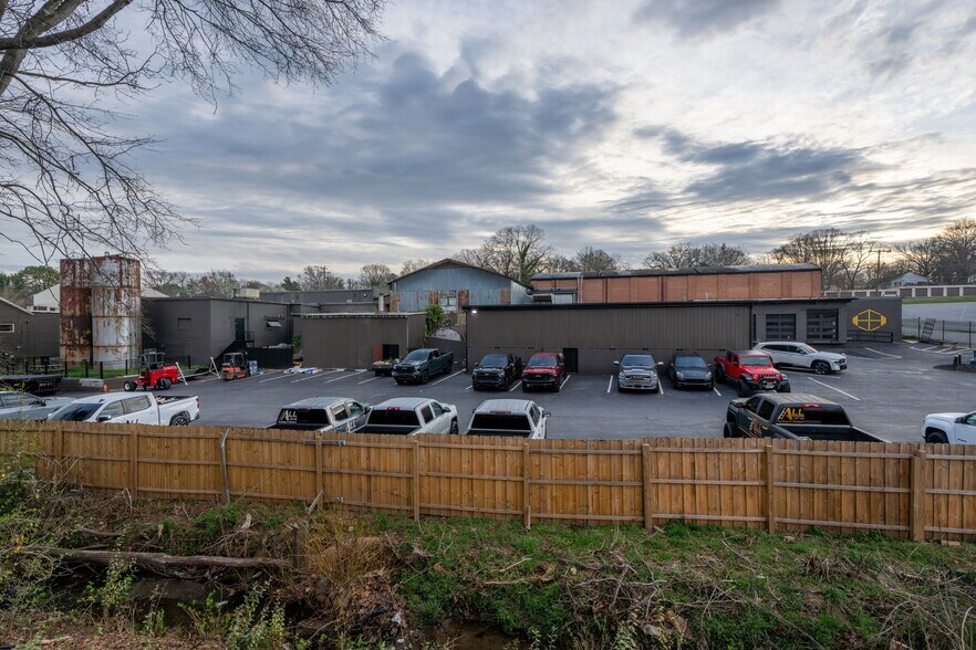 719 Old Lenoir Rd, Hickory, NC à vendre - Photo du bâtiment - Image 3 de 17