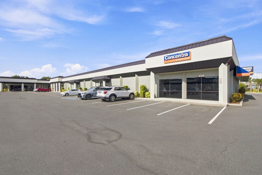 6160-6170 Ulmerton Rd, Clearwater, FL for lease - Building Photo - Image 3 of 38