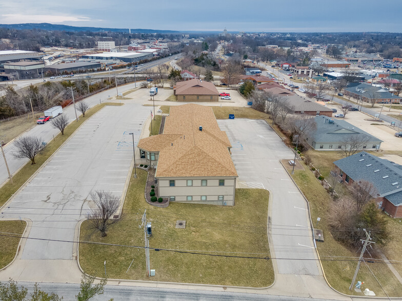 2023 St. Mary's Blvd, Jefferson City, MO for sale - Building Photo - Image 2 of 49