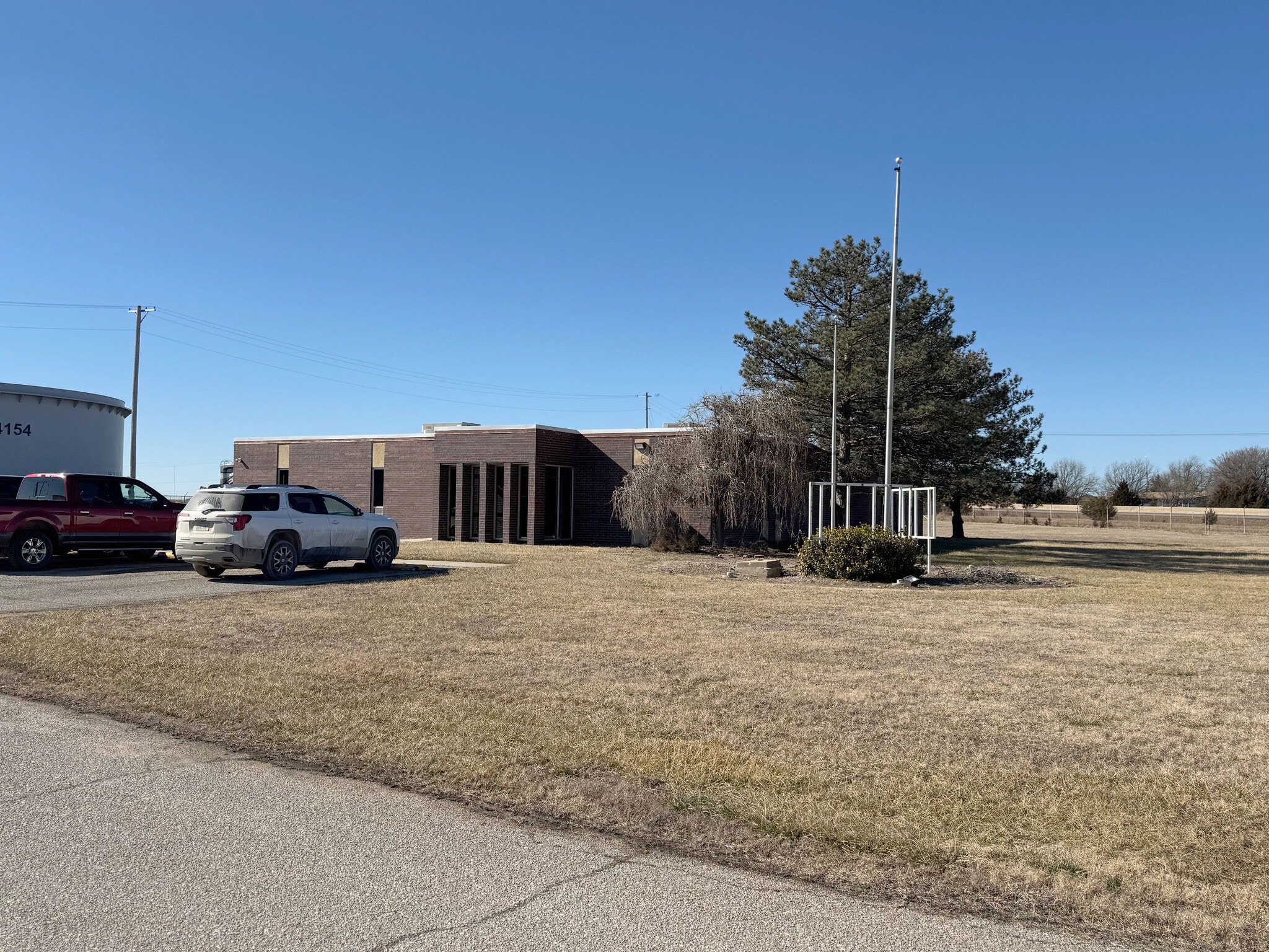 3913 SW 10th St, El Dorado, KS for sale Primary Photo- Image 1 of 12