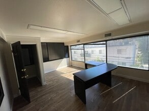14930 Ventura Blvd, Sherman Oaks, CA for lease Interior Photo- Image 2 of 6