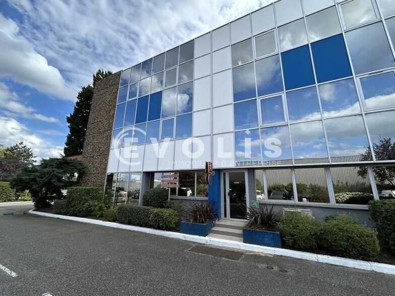 Office in Artigues-près-Bordeaux for lease - Building Photo - Image 2 of 17