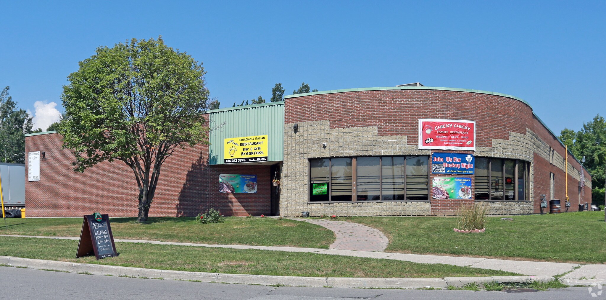 670 Coronation Dr, Toronto, ON for sale Primary Photo- Image 1 of 1