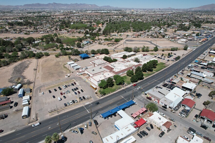 7988 Alameda Ave, El Paso, TX à vendre - Photo du bâtiment - Image 3 de 14