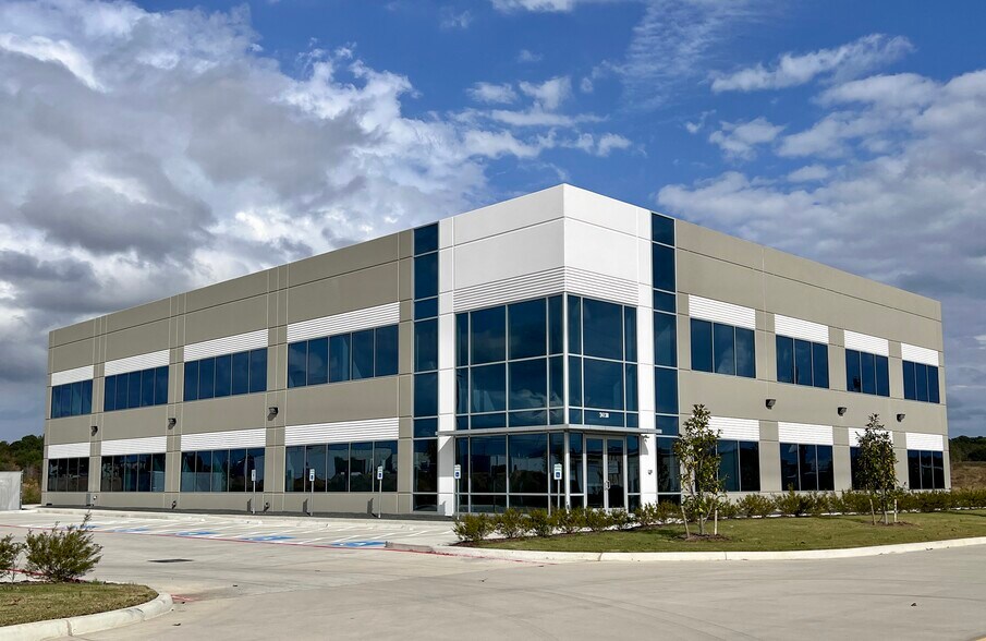 24130 State Highway 249, Tomball, TX à louer - Photo du bâtiment - Image 1 de 4