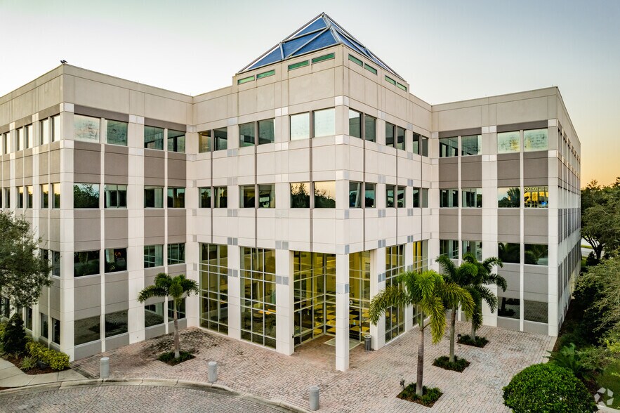 220 E Central Pky, Altamonte Springs, FL à louer - Photo du bâtiment - Image 3 de 14