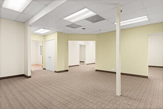 901 E Tahquitz Canyon Way, Palm Springs, CA for lease Interior Photo- Image 2 of 10