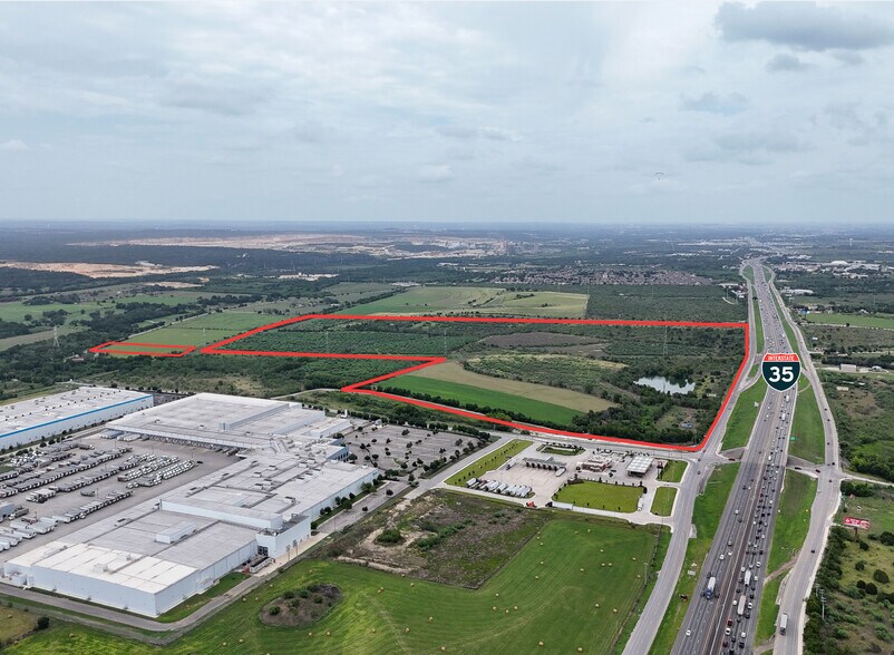 IH-35 & Schwab Rd Portfolio portefeuille de 3 propriétés à vendre sur LoopNet.ca - Photo du bâtiment - Image 2 de 3