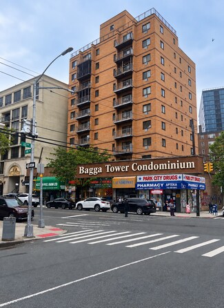 Plus de détails pour 6326 99th St, Rego Park, NY - Multi-résidentiel à vendre