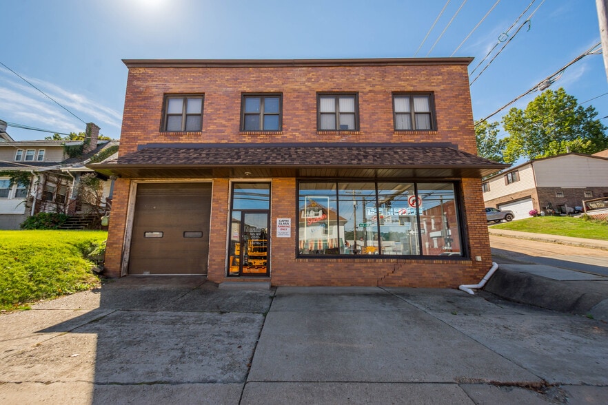 700 5th Ave, Coraopolis, PA for sale - Primary Photo - Image 1 of 27