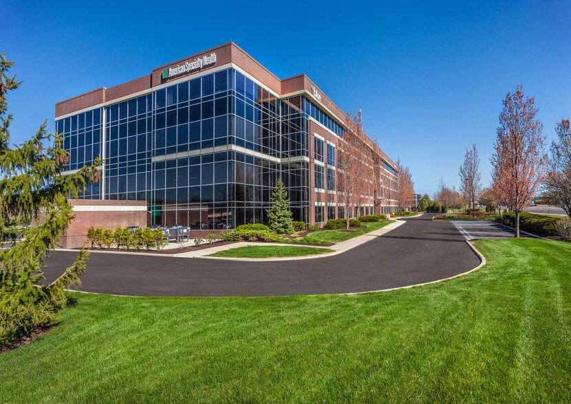 12800 N Meridian St, Carmel, IN à louer - Photo du bâtiment - Image 3 de 8