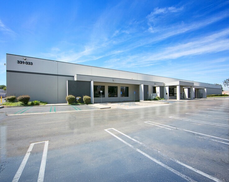 331-333 Cliffwood Park St, Brea, CA à louer - Photo du bâtiment - Image 2 de 7