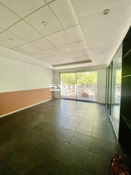 Office in Marseille for lease - Interior Photo - Image 1 of 11