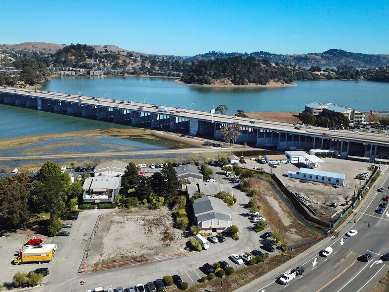 150 Shoreline Hwy, Mill Valley, CA à vendre - Photo du bâtiment - Image 3 de 5