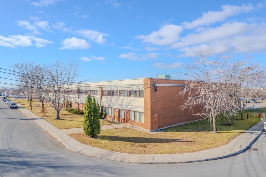 8820-8850 Pl Ray-Lawson, Montréal, QC for sale - Building Photo - Image 1 of 1