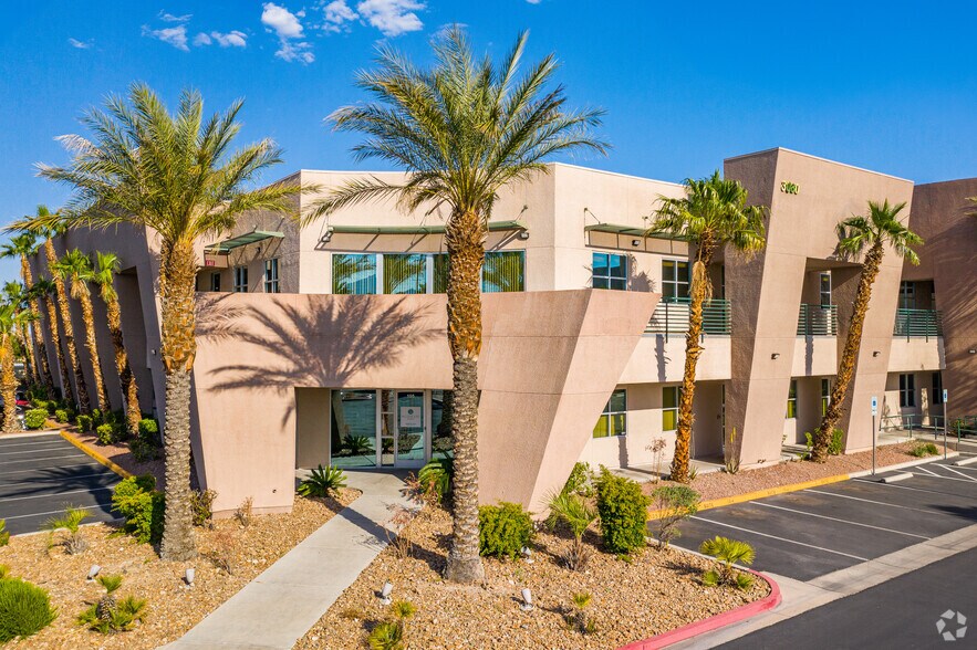 3090 S Durango Dr, Las Vegas, NV à louer - Photo du bâtiment - Image 1 de 6